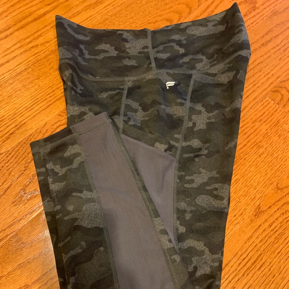 Camo Powerhold Capri leggings by Fabletics